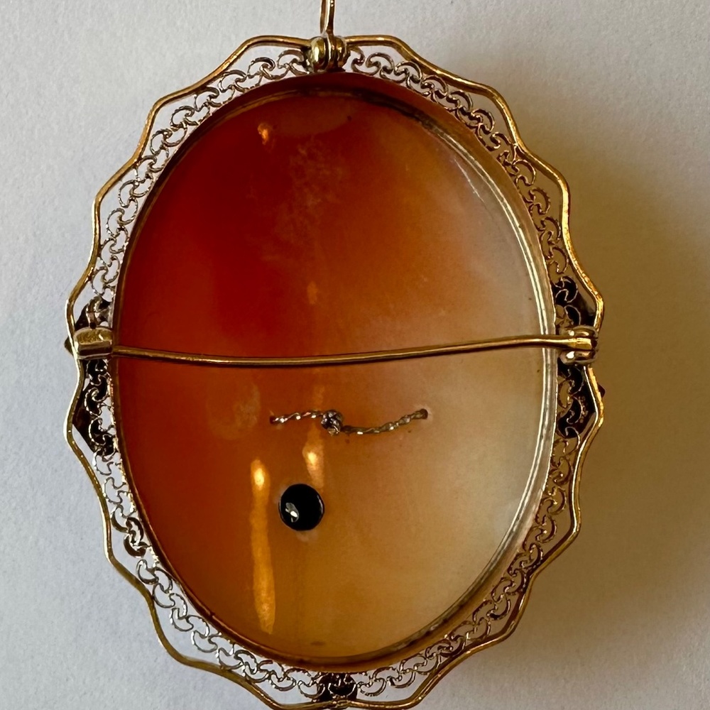 Vintage 14K Gold Cameo Pendant/Brooch with Diamond - Picture 3 of 6